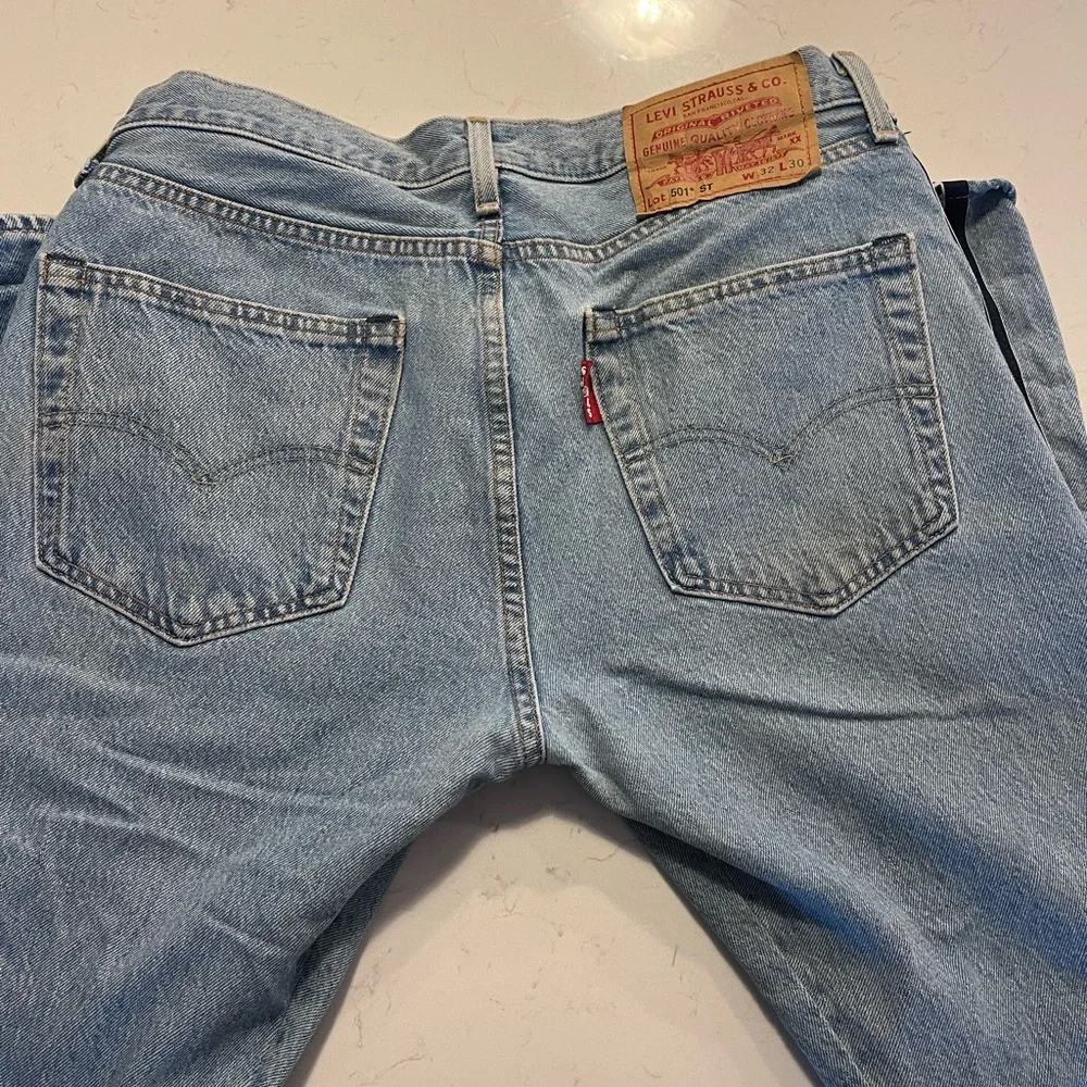LEVIS men’s denim jeans 32x30